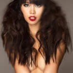 Siêu mẫu Hà Anh tung bộ ảnh Giáng Sinh cực kỳ sexy