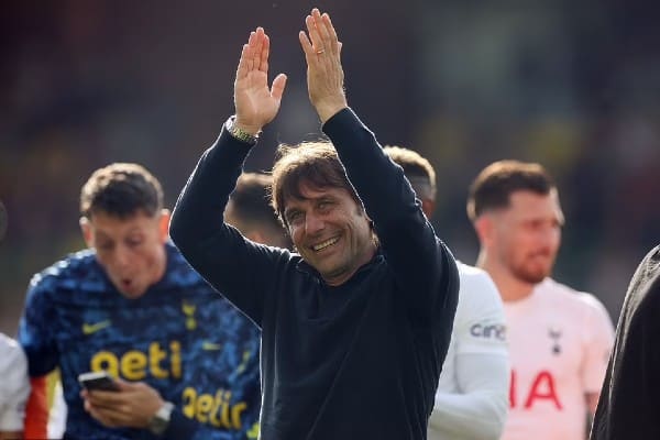 CONTE CHƯA VỘI CAM KẾT TƯƠNG LAI VỚI TOTTENHAM