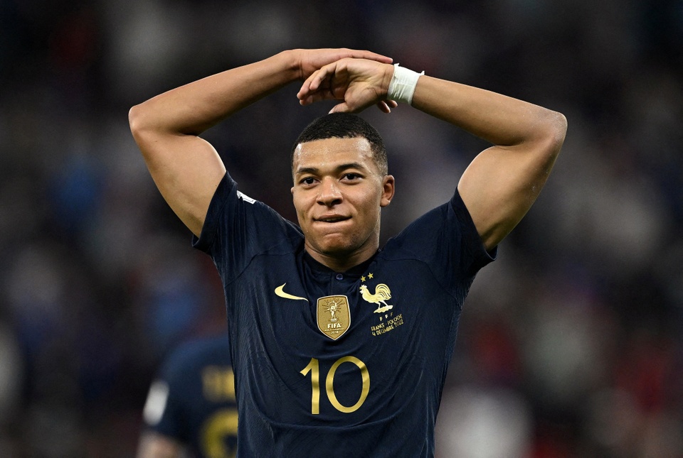 PSG và Real đạt thỏa thuận 300 triệu euro cho Mbappe