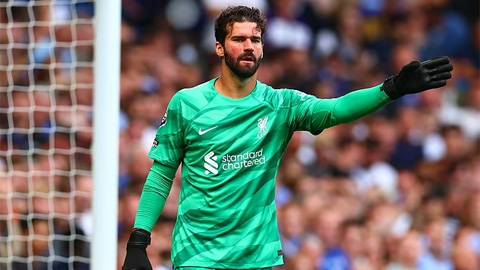 Al-Nassr muốn đưa Alisson tới Saudi Arabia