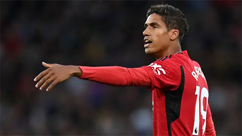 Vì sao Varane vẫn chưa thể ra sân?