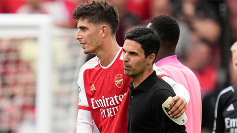 Fan Arsenal bức xúc với Arteta