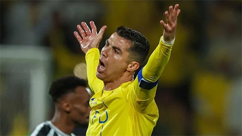 Cristiano Ronaldo: Đại sứ hay gã hề?