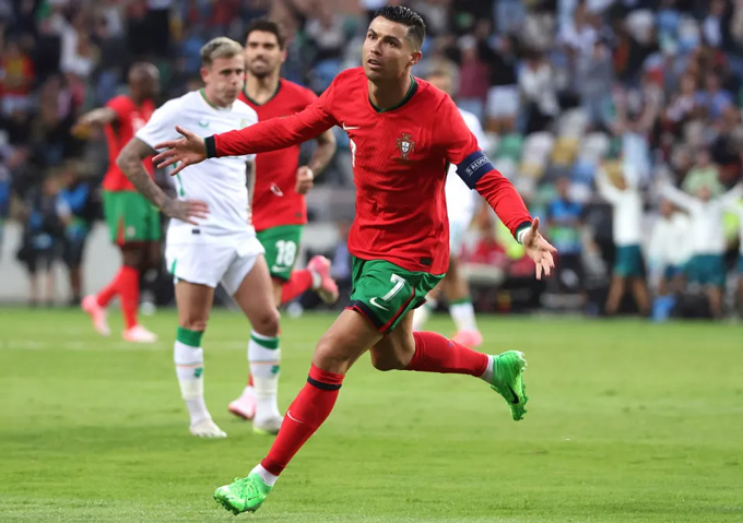 Ronaldo kích hoạt chế độ robot, sẵn sàng đoạt Chiếc giày vàng EURO 2024