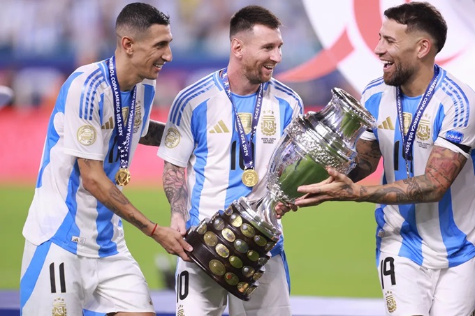 Messi chơi trội khiến cả đội Argentina ngỡ ngàng
