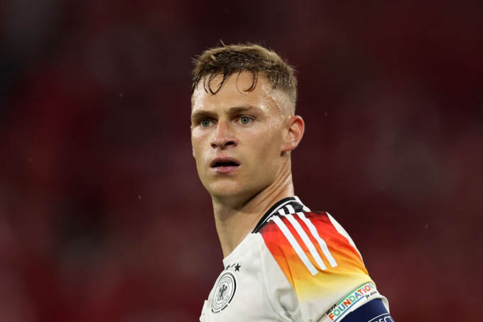 Xong 'bom tấn' Neves, PSG 'xử' luôn vụ Kimmich