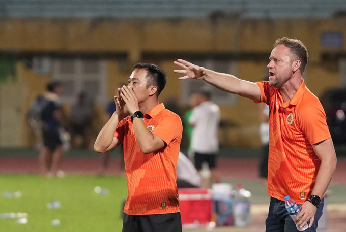 HLV Polking liệu có giúp CAHN vô địch V.League 2024/25?