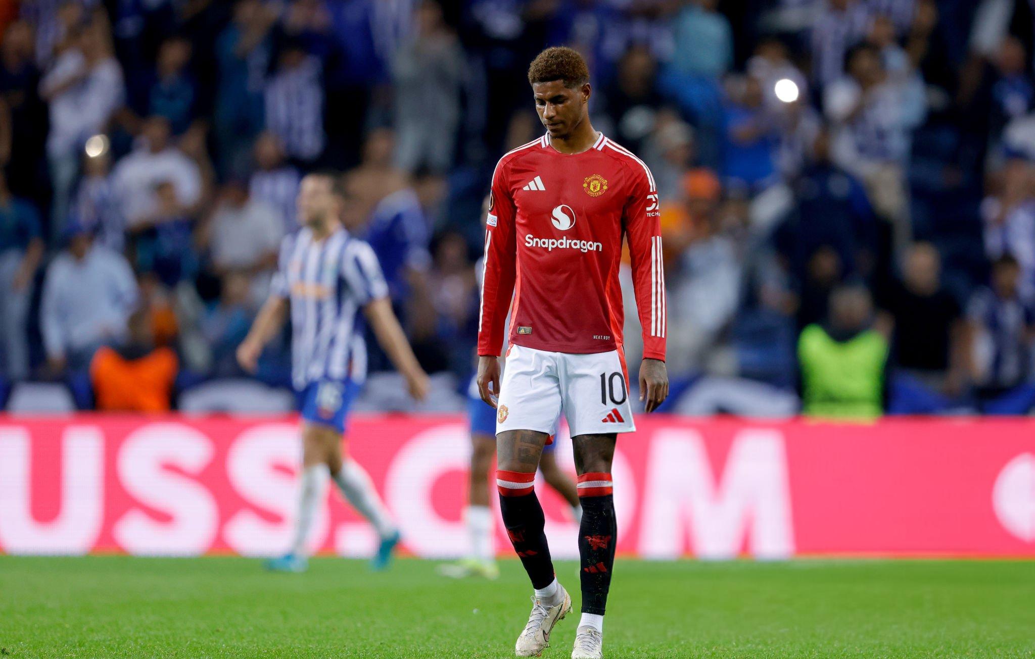 Rashford đang đá 'bay' thì bị thay ra: Ten Hag ngớ ngẩn hay tự ái?