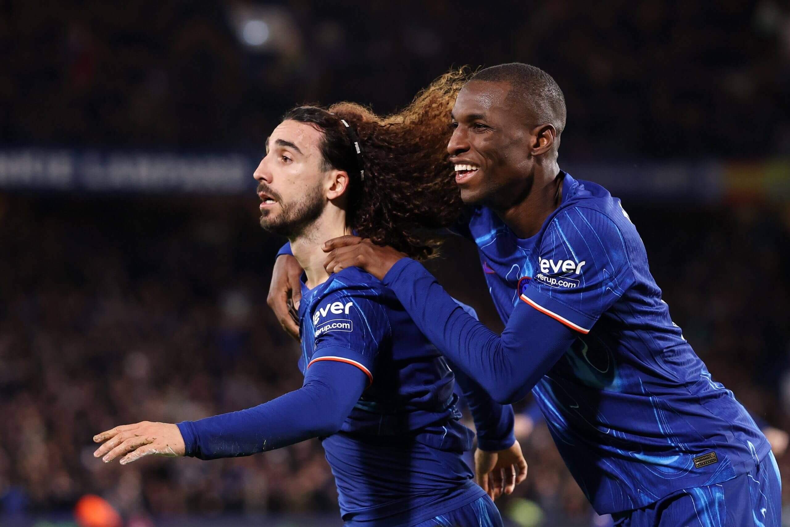 Tuần lễ điên rồ của Cucurella và Chelsea