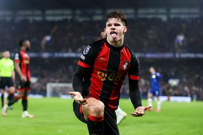 Liverpool bị Milos Kerkez từ chối thẳng mặt