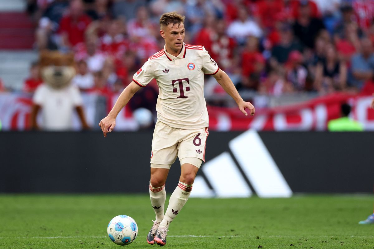 Tại sao Bayern Munich tuyệt tình với Joshua Kimmich?