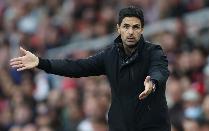 Arsenal lại hóa 'chuột nhỏ' đúng vào giai đoạn sinh tử