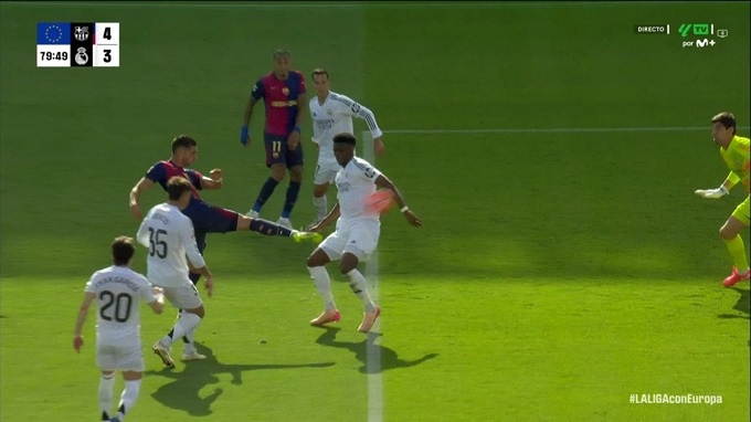 Bóng đen trọng tài bao trùm trận Real Madrid vs Barca
