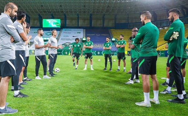 HLV HERVE RENARD MUỐN SAUDI ARABIA TẤN CÔNG VÀO KHU VỰC CỦA DUY MẠNH