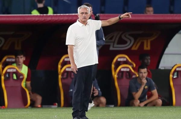 MOURINHO LẬP THÊM KỶ LỤC ẤN TƯỢNG TẠI SERIE A