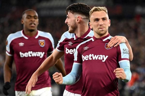 VÒNG 3 EUROPA LEAGUE: NAPOLI CÙNG WEST HAM THẮNG LỚN, LYON NGƯỢC DÒNG KHÔNG TƯỞNG