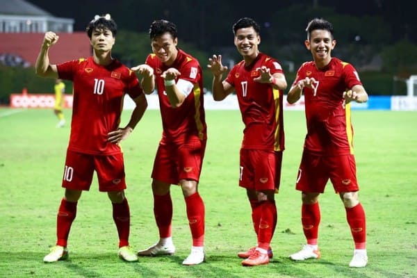 VIỆT NAM 3-0 MALAYSIA: ĐẲNG CẤP NHÀ VUA