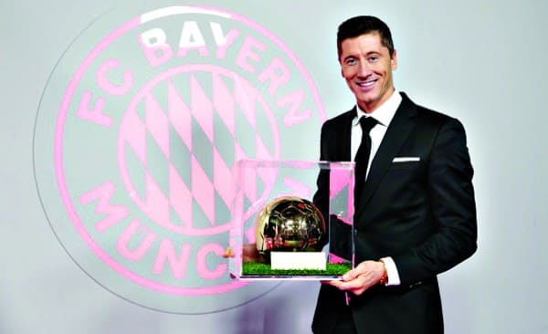 LEWANDOWSKI NHẬN GIẢI THƯỞNG CẦU THỦ VÀNG 2021