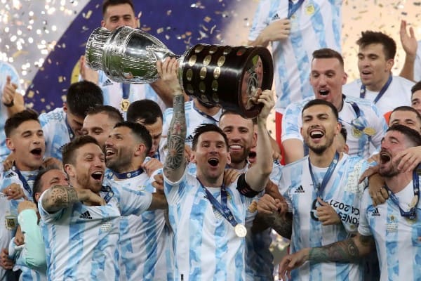 NHÌN LẠI NĂM 2021 ĐẦY BIẾN ĐỘNG CỦA MESSI