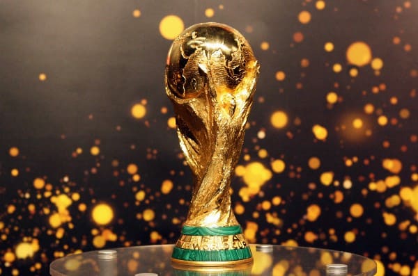 CÁC CẦU THỦ NAM ỦNG HỘ WORLD CUP TỔ CHỨC 4 NĂM/LẦN