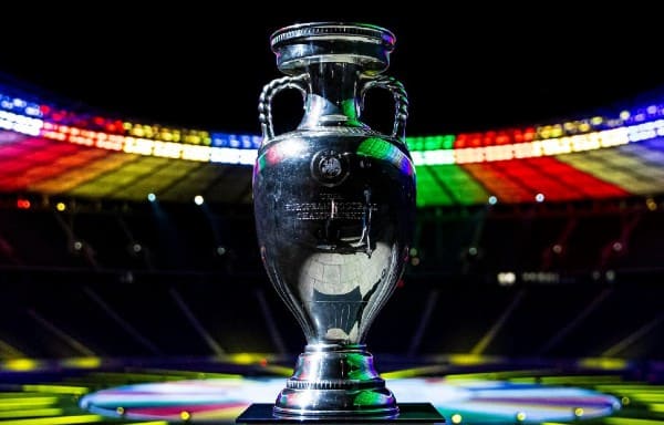 UEFA TÍNH MỞ RỘNG QUY MÔ CỦA EURO TỪ NĂM 2028